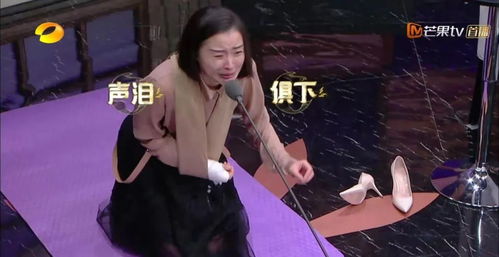 51岁董卿近况曝光 素颜与粉丝合影